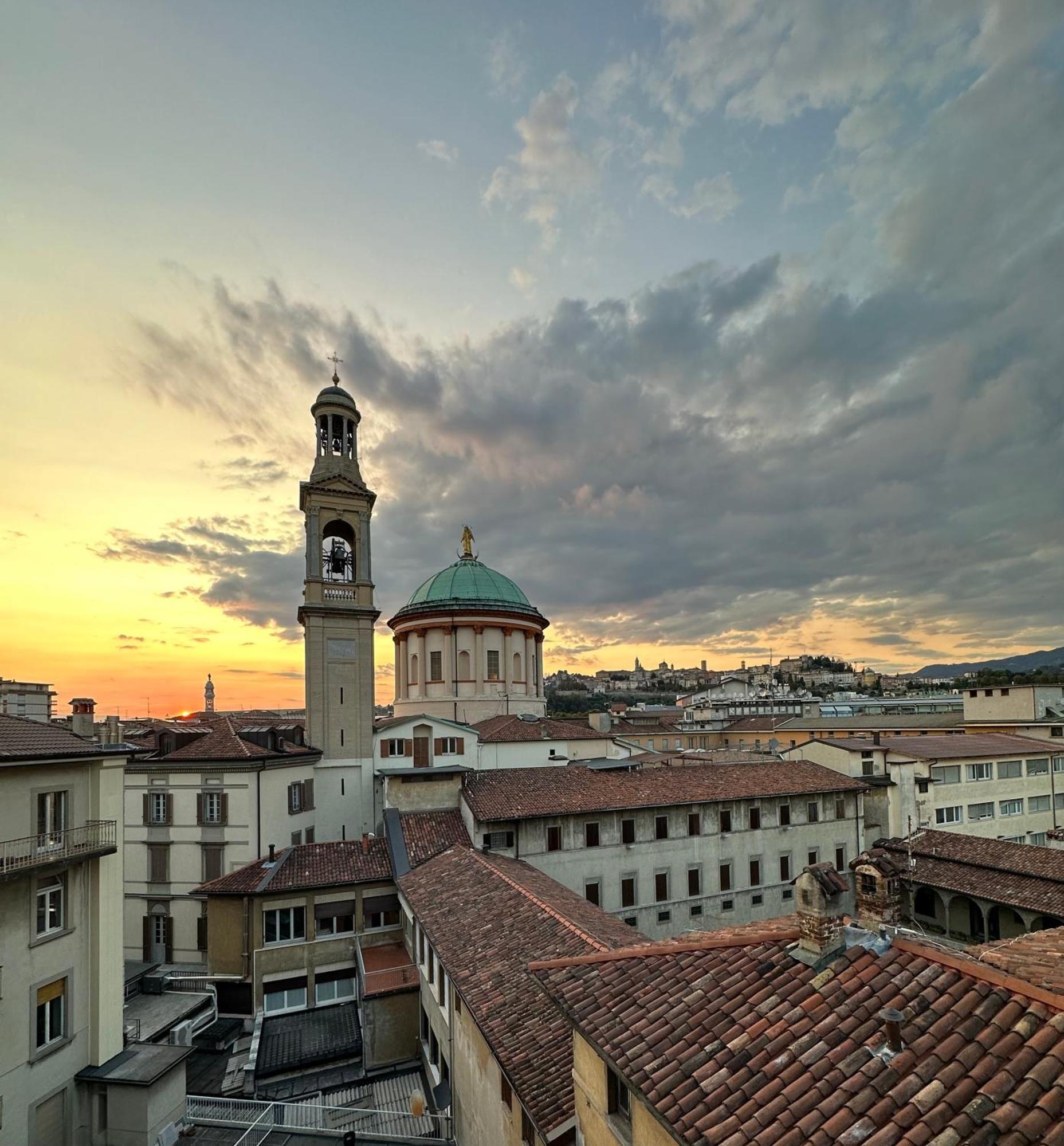 San Francesco Skyline Apartment Bergamo Ngoại thất bức ảnh